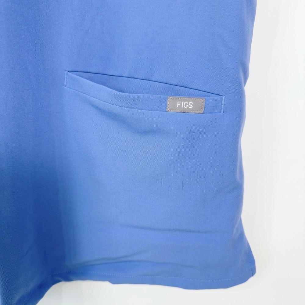 Figs Technical Collection‎ Scrub Top Womens Size Small Blue Hip Pockets - Picture 2 of 7